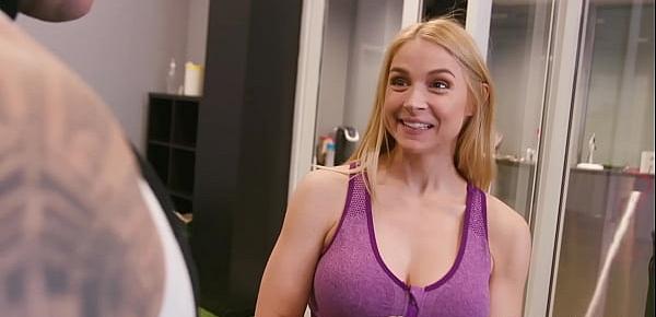  Slutty Blonde MILF Sarah Vandella Fucks At The Gym